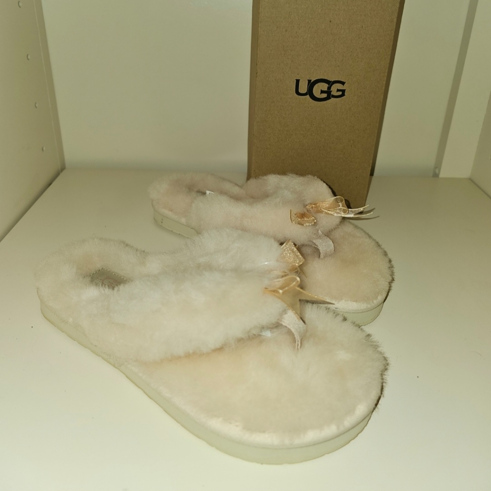UGGs Fur Size 6